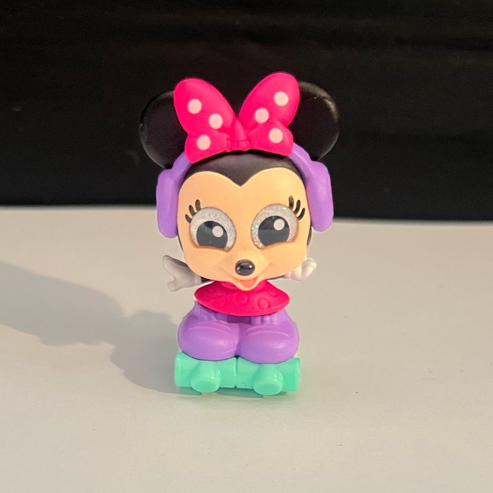Disney Doorables Minnie Mouse Special Editon Lets Party Series!